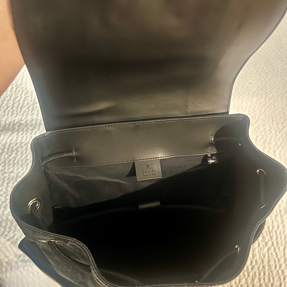 Gucci GG supreme mens backpack 100% Authentic, No Damage, Dust Bag, No box - Picture 4 of 14